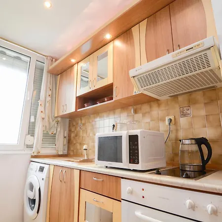 Daire Two-Bedroom Vintage Apartment Top Location *