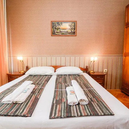 Two-Bedroom Vintage Apartment Top Location Daire Burgaz