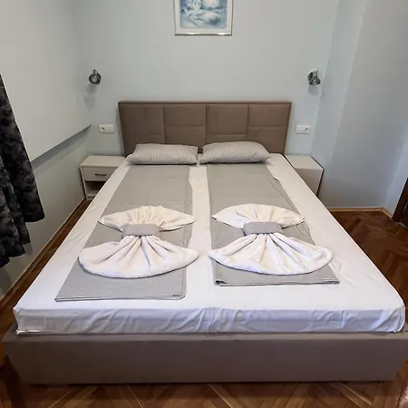 Two-bedroom Vintage Location شقة بورغاس