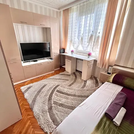Апартаменты тристаен винтидж локация *