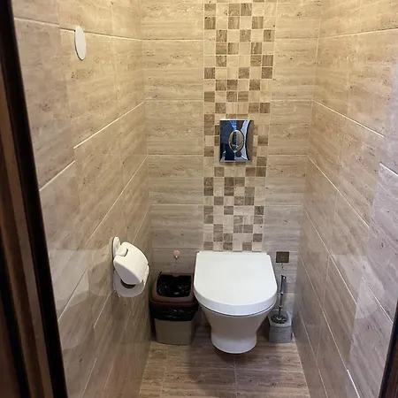 Two-bedroom Vintage Location Apartment *