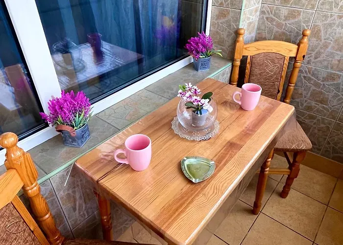 Two-bedroom Vintage Location