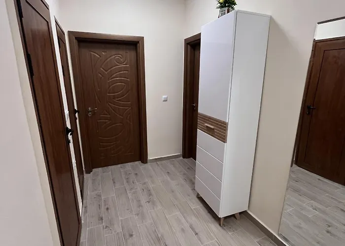 Two-bedroom Vintage Location